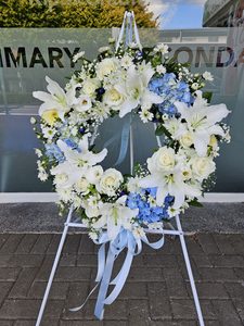 Products: ES04 BLUE WAREATH - Flavells Floral Boutique