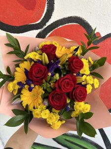 EB04 BRIGHT BOUQUET - Flavells Floral Boutique