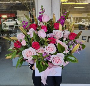 EA06 MAGENTA AND PINK FLOWER BOX - Flavells Floral Boutique