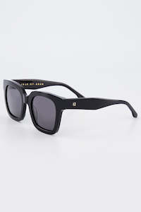 Isle Of Eden: Maleika Black Sunglasses