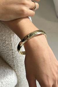 Valentines: Solid Gold Plated Bangle
