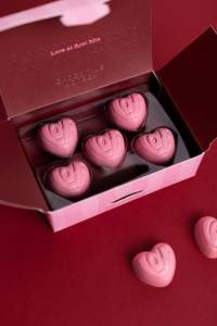 Animal Friendly: Jelly Tip Milk Chocolate Hearts Gift Box