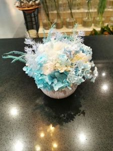 little cut pot preserved dry flowers arranged - Botany Downs Florist & East &hellip;