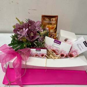 Plants: Spoil Her gift box.