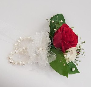 Packaging: Red & White Wrist Corsage
