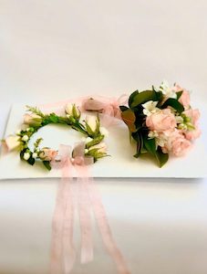 Packaging: Bridal Bouquet & Hair Crown