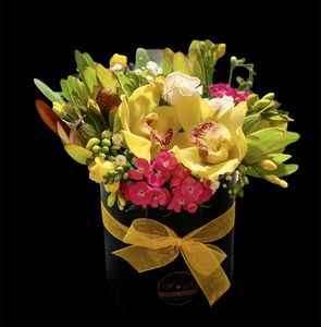 Card size: Beauty Posy In Black