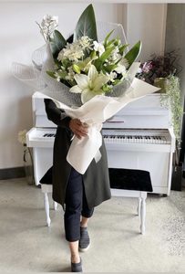 Candle: White Classic bouquet