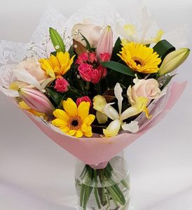 Birthday flowers: Love Yellow