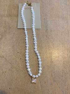 Jewellery: Some Pearl Necklace with Star