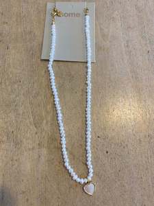 Jewellery: Some Pearl Necklace with Heart