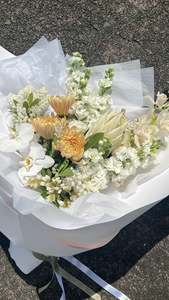 Flower Bouquets: Soft Pastels