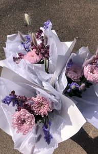 Flower Bouquets: Seasonal posies