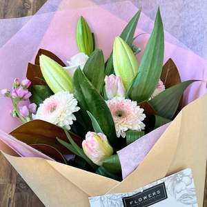 Bouquets: Natural Pastel Wrap