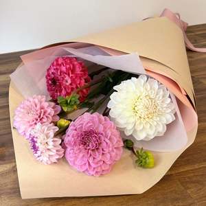 Seasonal Dahlia Wrap