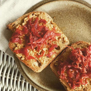 Products: organic spelt sourdough FlourBro