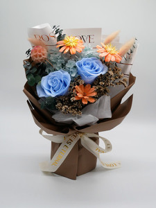 Products: dried blue roses bouquet