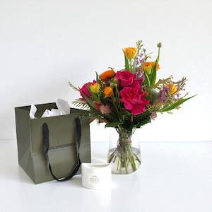 Occasion: Country Cottage Flowers with FREE Island Coconut Candle