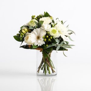 Occasion: Cottage Posy in Glass Vase