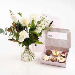 Gifts: White n Greens with Gourmet Cupcakes