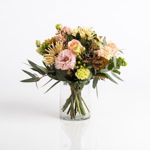 Gifts Family And Home Gifts: Pretty Peach Posy