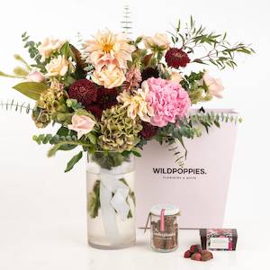 Stylish Garden Bouquet & Toffee Chocolate Gift Set