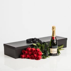 Red Rose Moët Indulgence