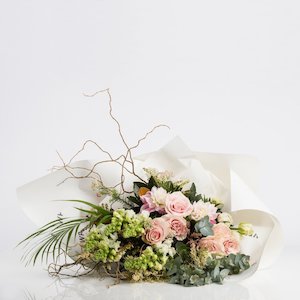 Flowers Bouquets: Grace & Vogue Bouquet