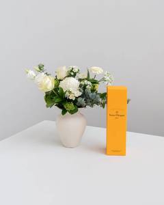 Classic Posy & Veuve Celebrations Gift