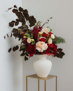 Flowers Bouquets: The Christmas Showstopper Arrangement