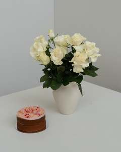 White Roses and Raspberry Lemon Cake