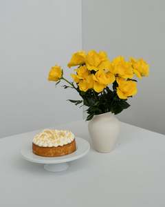 Occasion Birthday: Yellow Roses and Lemon Meringue Cake