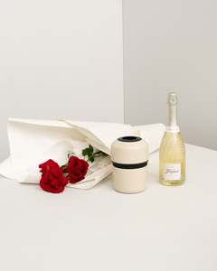 Occasion Anniversary: Classically Cool Romance Gift Set