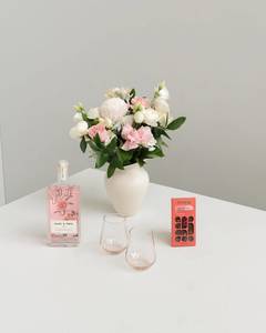 Occasion Anniversary: Rose & Twig Gin Flower Gift Set