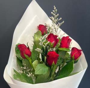 Products: 6 Red roses bouquet, a stunning gift