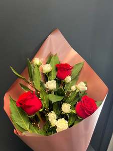 Products: Pretty Rose & Spray rose bunch