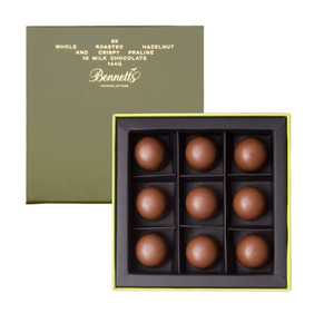 Bisko: BENNETTS OF MANGAWHAI ROASTED HAZELNUT & CRISPY PRALINE IN MILK CHOCOLATE, Chocolate Flowers By Joanne