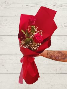 Roses 1: 2 roses giftwrapped