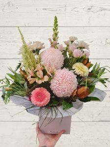 Sympathy 1: Pastel floral Arrangement