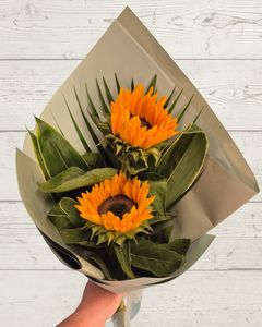 Fresh Florals: Bold Bloom Duo – Two Seasonal Flowers Gift Wrapped