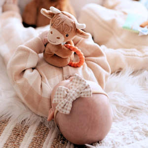 Mary Meyer Hetty Highland Cow Teething Rattle