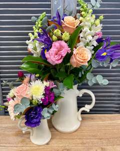 Bouquets Bunches: Seasonal Juggle