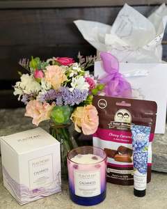 Bouquets Bunches: Petite Pamper