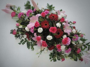 Products: Funeral Casket Flowers