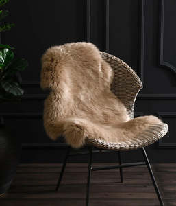 New Zealand Wool Sheepskin Rug ~ Taupe