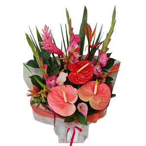 Under 100: Tropical Queen – Long-Lasting Tropical Bouquet