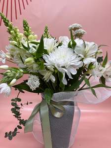 Arrangements: Neutral Waterbox Tribute