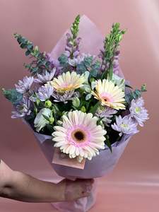 Bouquets: Bouquet Pastel: Florist Choice