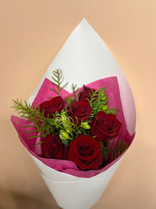 Valentines Collection: Roses Are Red – Half Dozen Bouquet