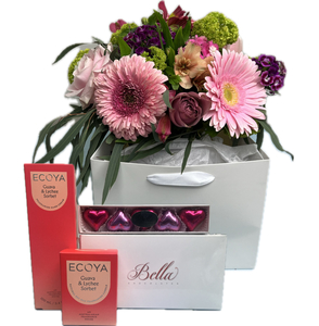Products: Indulge Bloom Bag Posy Gift Set